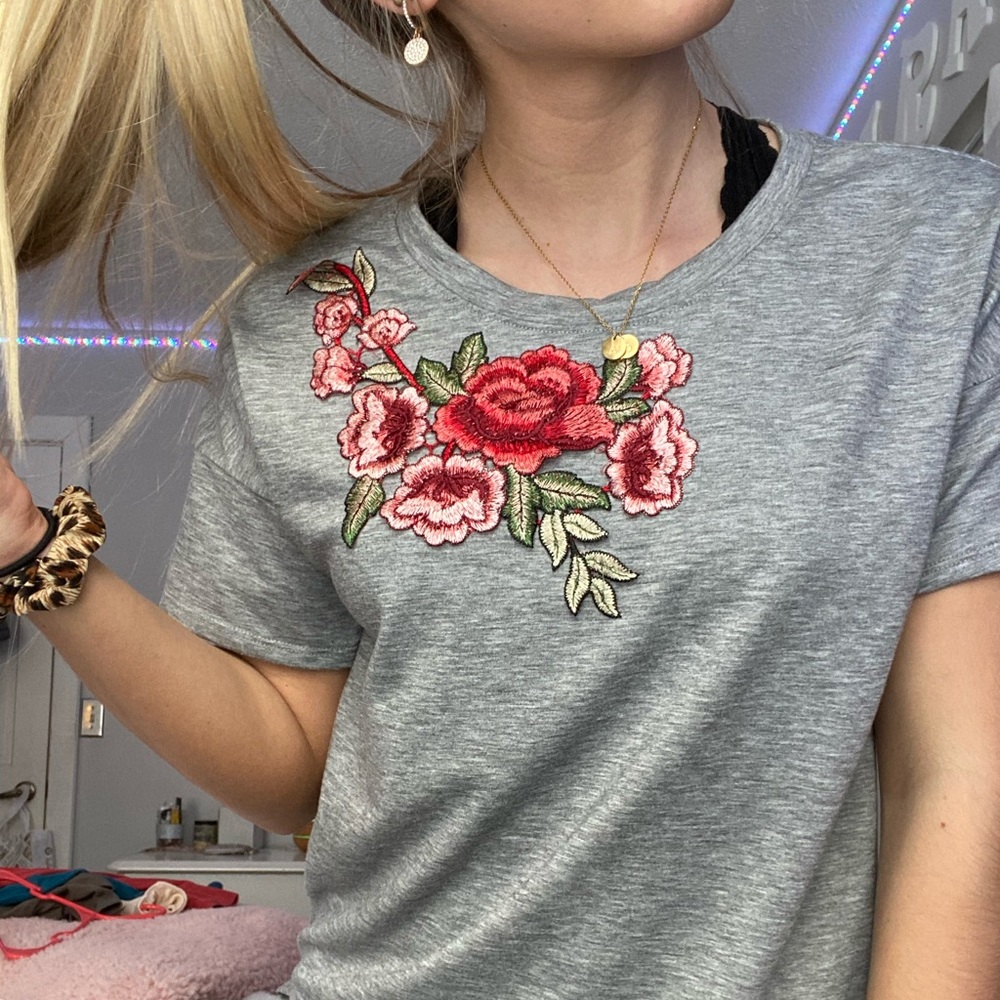 Gray shirt with flowers
